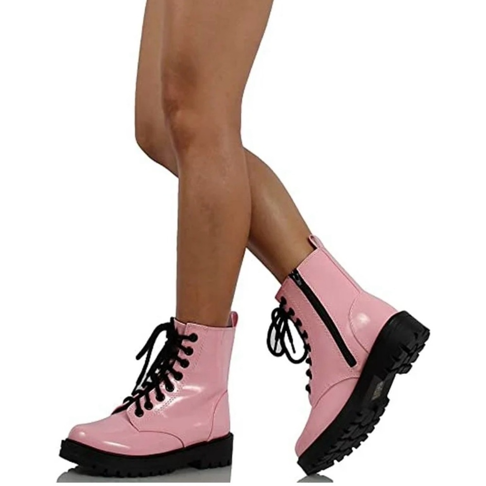 Soda Pink Patent Leather Lace-Up Combat‎ Boots - Size 7.5